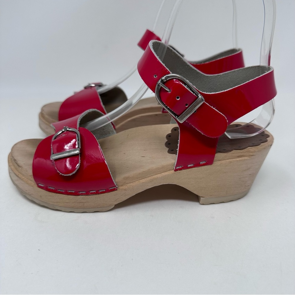 Hanna Andersson Sandals Wood Sole Red Patent Leather Size 34, US 2 Youth